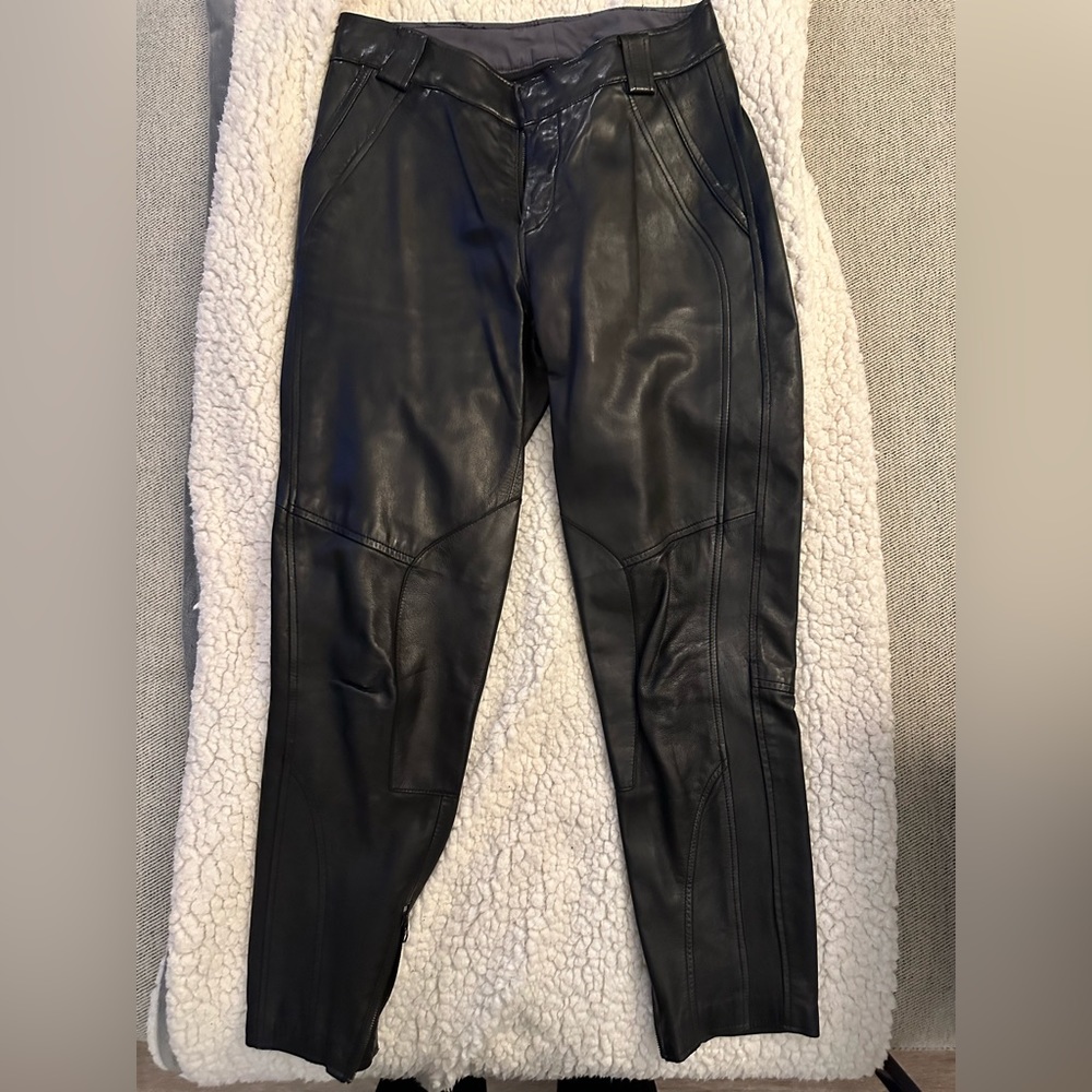Vince leather ankle zip cropped pants size 0 black genuine